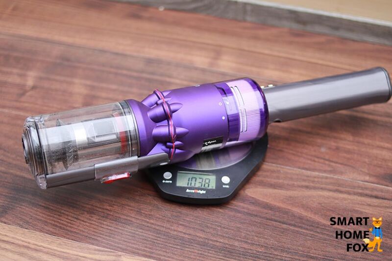 Der Dyson Omni-glide auf der Waage